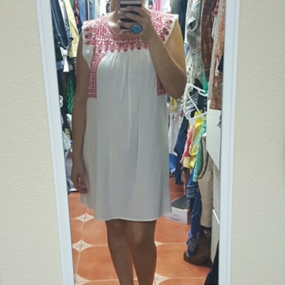 FOREVER 21 White Embroidered Dress Size Medium - Picture 6 of 6